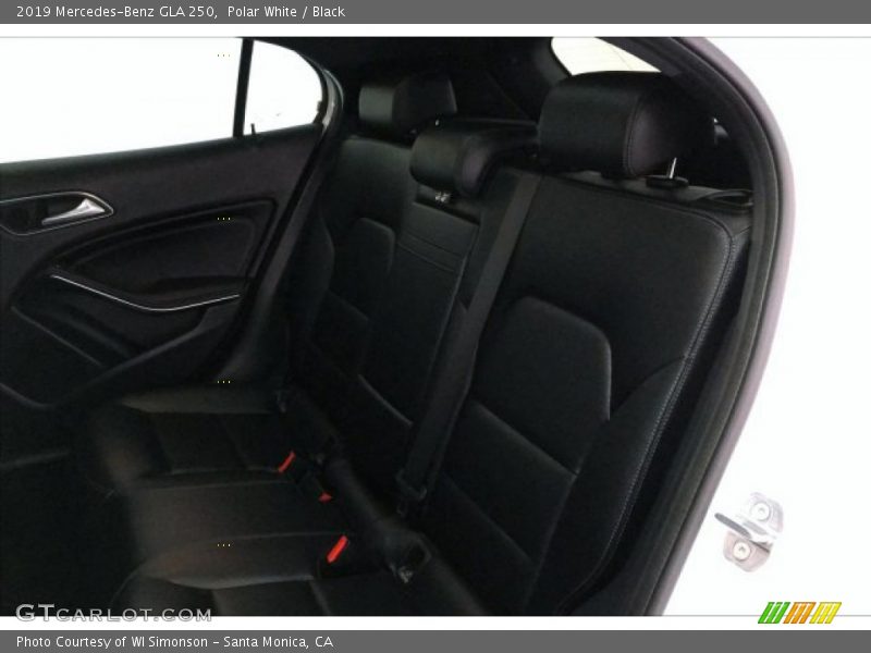 Polar White / Black 2019 Mercedes-Benz GLA 250