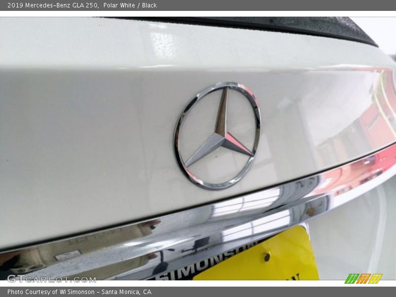 Polar White / Black 2019 Mercedes-Benz GLA 250