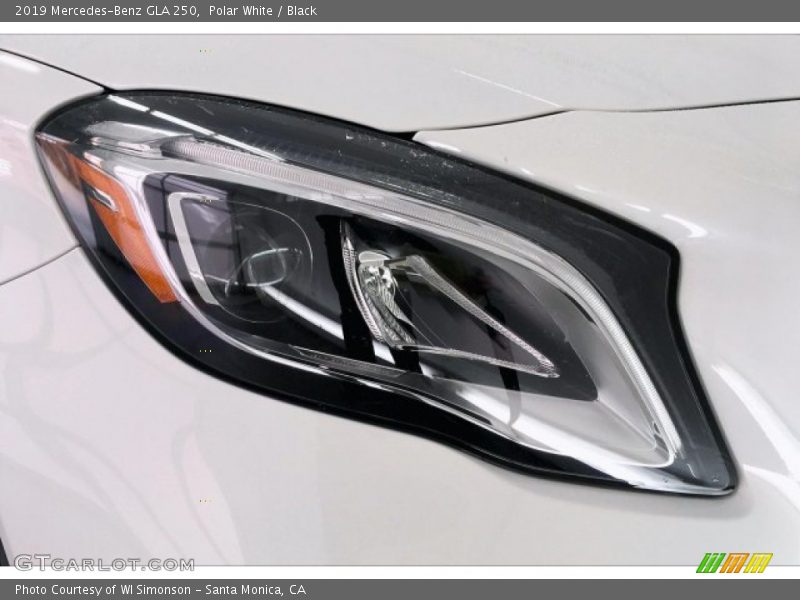 Polar White / Black 2019 Mercedes-Benz GLA 250