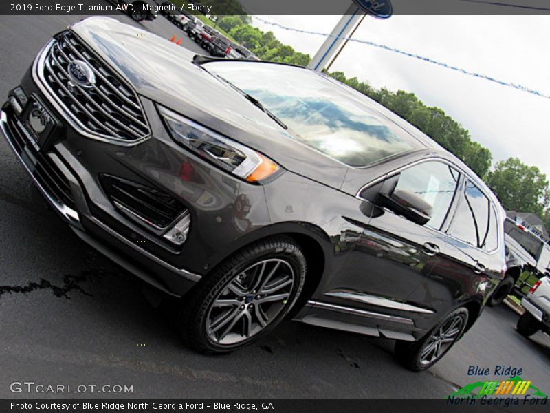 Magnetic / Ebony 2019 Ford Edge Titanium AWD