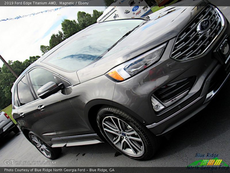 Magnetic / Ebony 2019 Ford Edge Titanium AWD