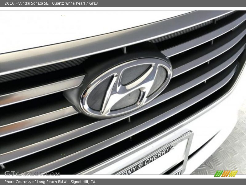 Quartz White Pearl / Gray 2016 Hyundai Sonata SE