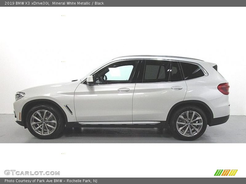 Mineral White Metallic / Black 2019 BMW X3 xDrive30i