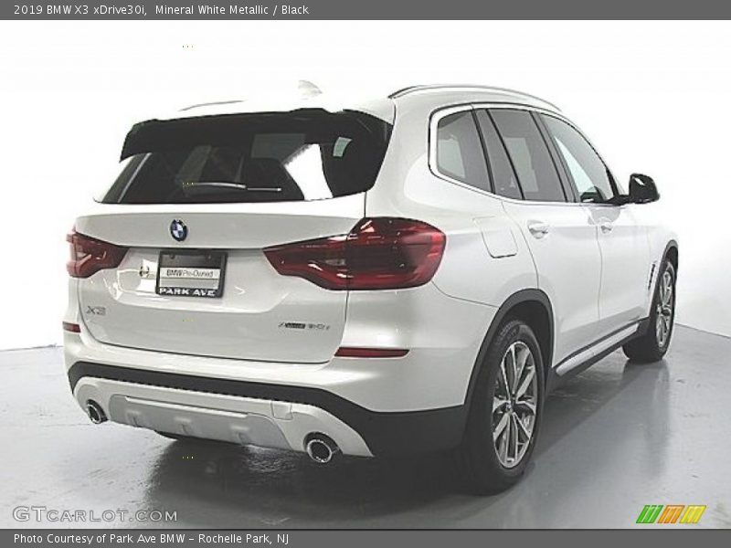 Mineral White Metallic / Black 2019 BMW X3 xDrive30i