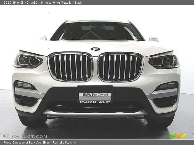 Mineral White Metallic / Black 2019 BMW X3 xDrive30i