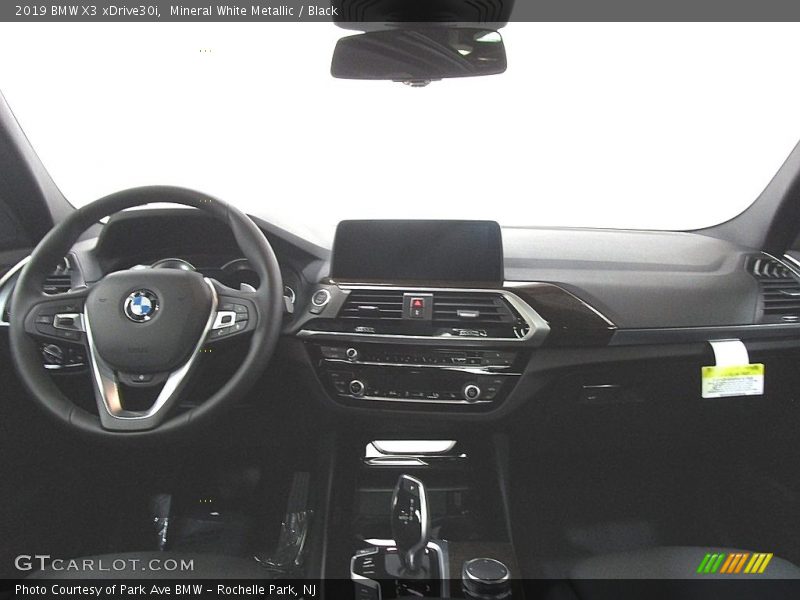 Mineral White Metallic / Black 2019 BMW X3 xDrive30i