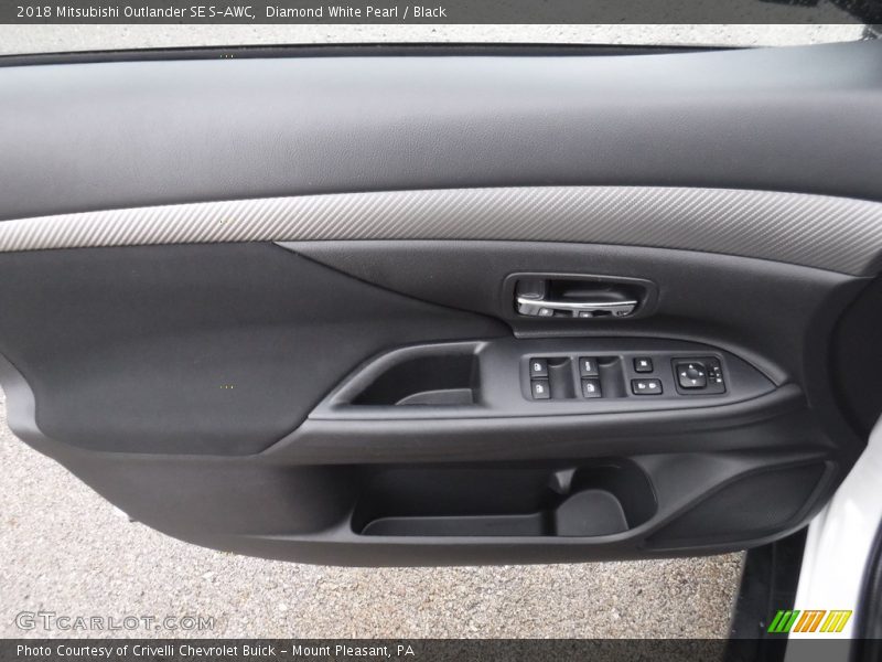 Diamond White Pearl / Black 2018 Mitsubishi Outlander SE S-AWC