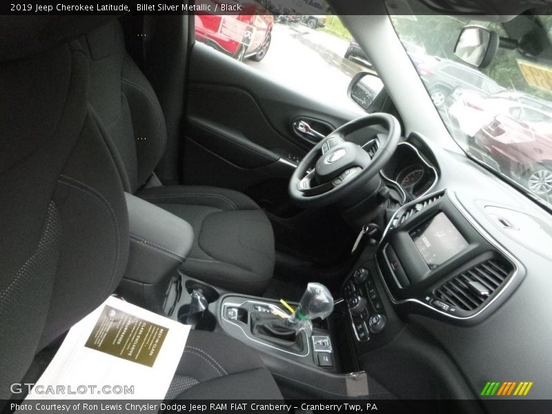 Billet Silver Metallic / Black 2019 Jeep Cherokee Latitude