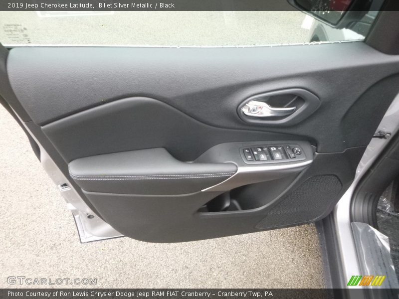 Billet Silver Metallic / Black 2019 Jeep Cherokee Latitude