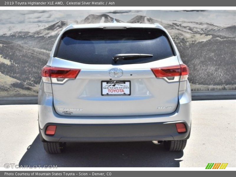 Celestial Silver Metallic / Ash 2019 Toyota Highlander XLE AWD