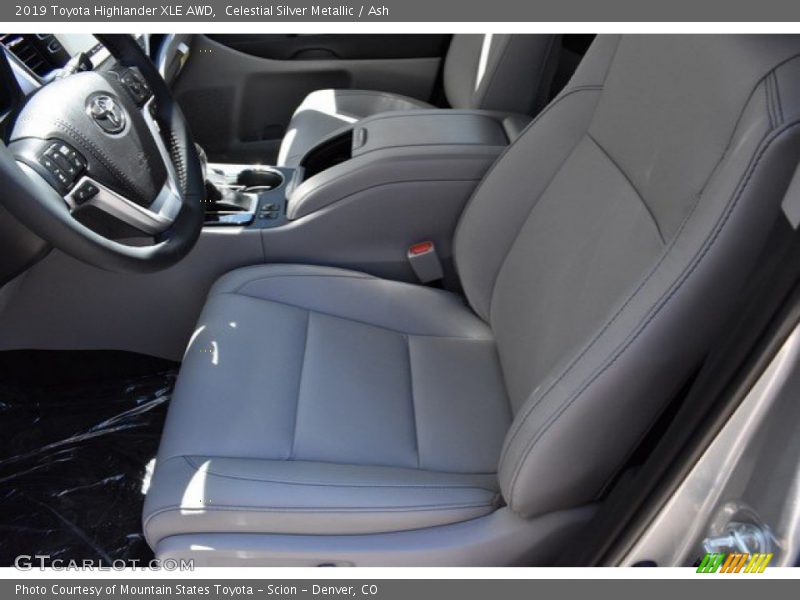 Celestial Silver Metallic / Ash 2019 Toyota Highlander XLE AWD