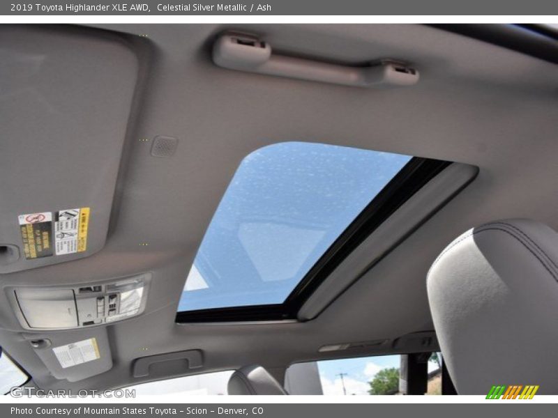 Celestial Silver Metallic / Ash 2019 Toyota Highlander XLE AWD