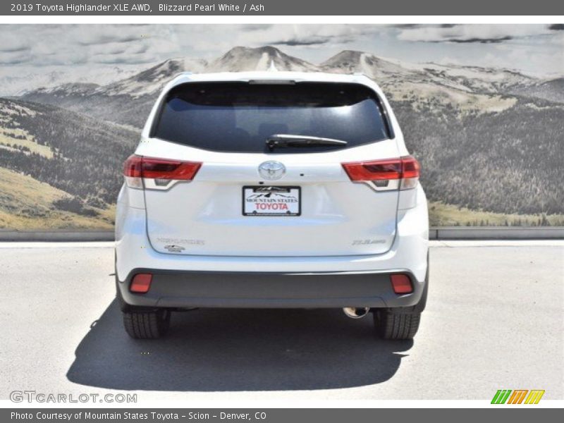 Blizzard Pearl White / Ash 2019 Toyota Highlander XLE AWD