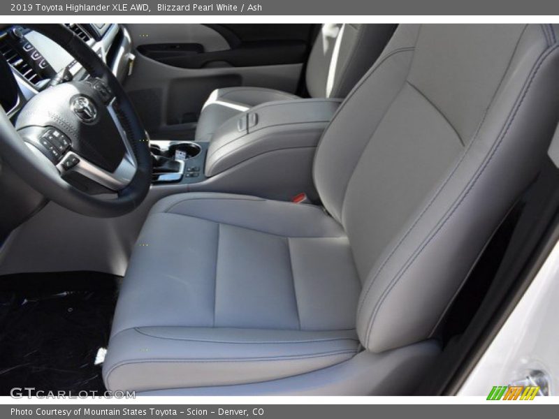 Blizzard Pearl White / Ash 2019 Toyota Highlander XLE AWD