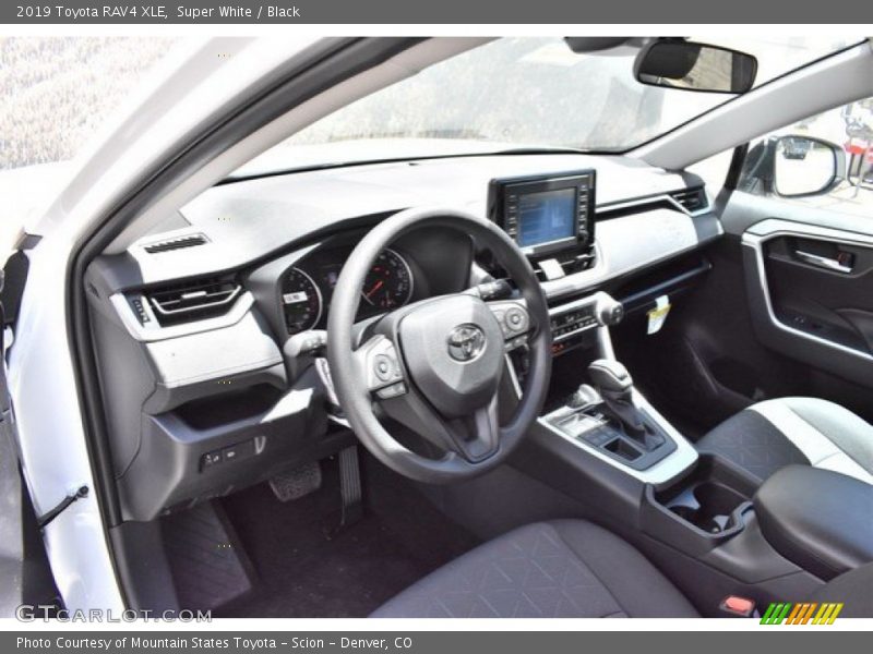 Super White / Black 2019 Toyota RAV4 XLE