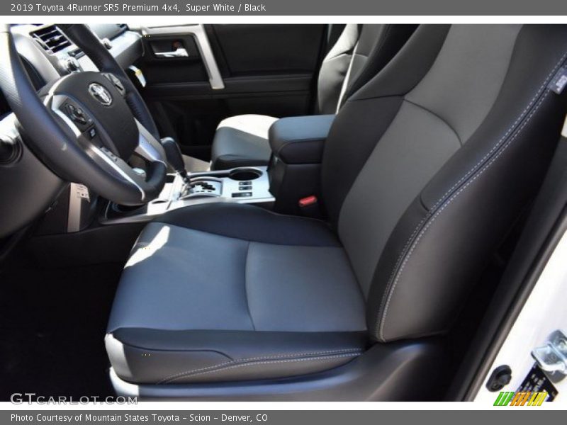Super White / Black 2019 Toyota 4Runner SR5 Premium 4x4