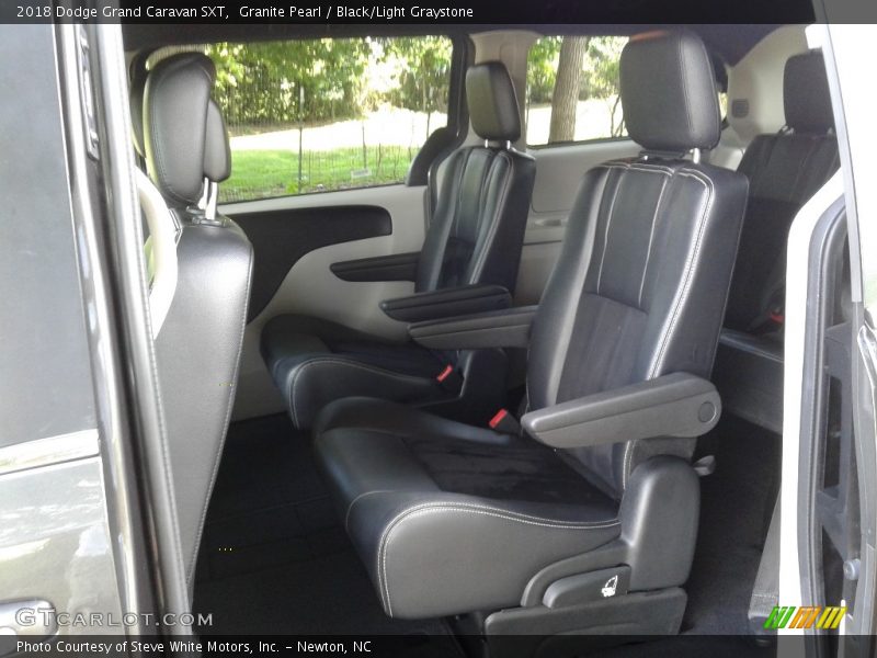 Granite Pearl / Black/Light Graystone 2018 Dodge Grand Caravan SXT