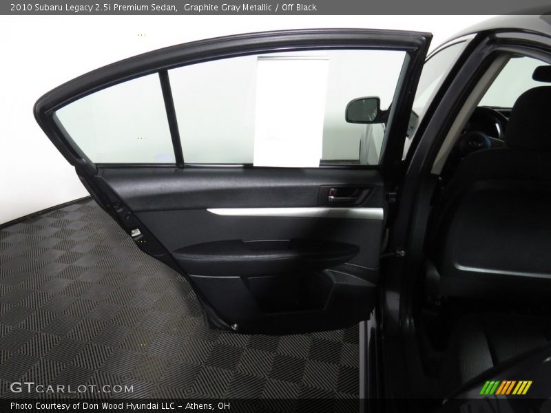 Graphite Gray Metallic / Off Black 2010 Subaru Legacy 2.5i Premium Sedan