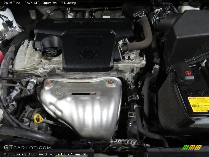 Super White / Nutmeg 2016 Toyota RAV4 XLE