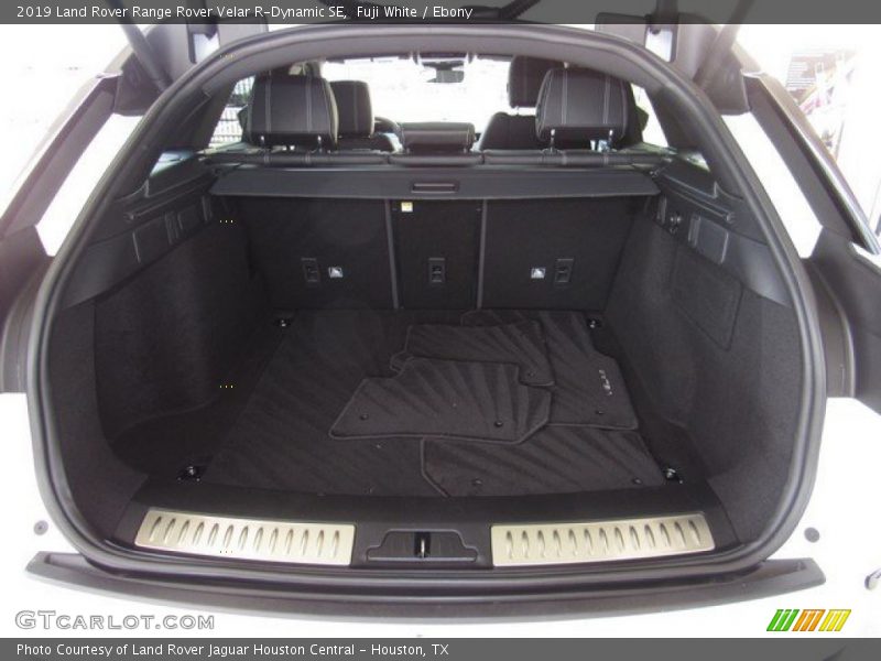 Fuji White / Ebony 2019 Land Rover Range Rover Velar R-Dynamic SE
