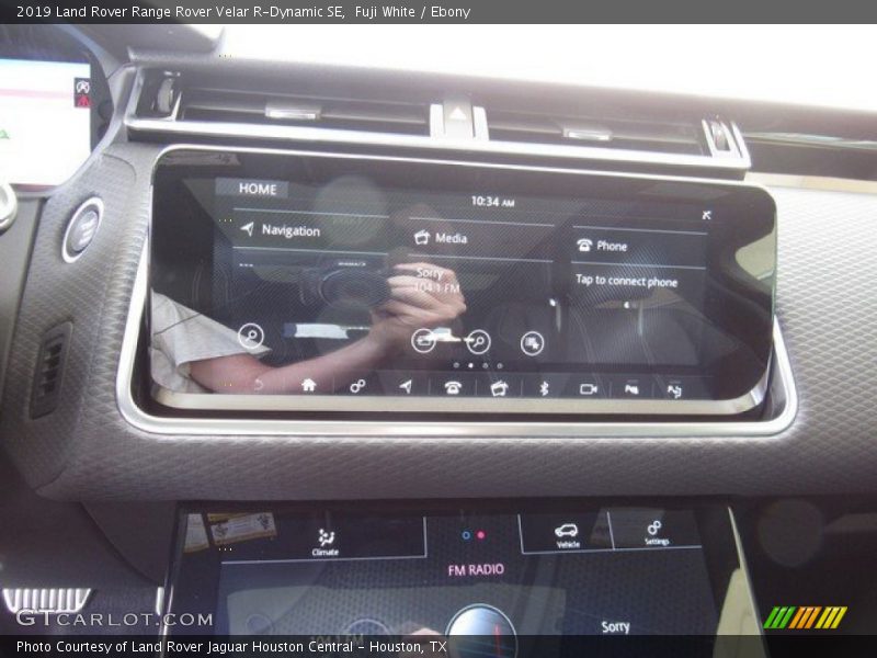 Fuji White / Ebony 2019 Land Rover Range Rover Velar R-Dynamic SE