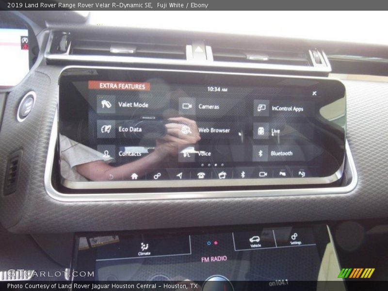 Fuji White / Ebony 2019 Land Rover Range Rover Velar R-Dynamic SE
