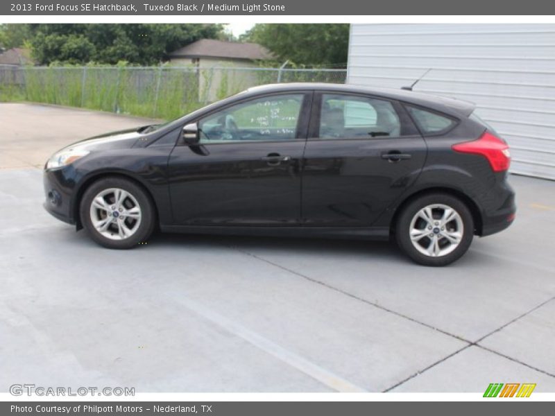 Tuxedo Black / Medium Light Stone 2013 Ford Focus SE Hatchback