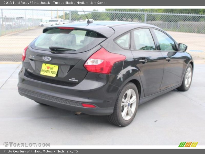 Tuxedo Black / Medium Light Stone 2013 Ford Focus SE Hatchback