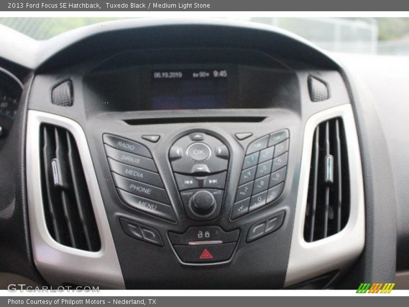 Tuxedo Black / Medium Light Stone 2013 Ford Focus SE Hatchback