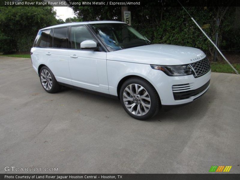 Yulong White Metallic / Espresso/Almond 2019 Land Rover Range Rover HSE