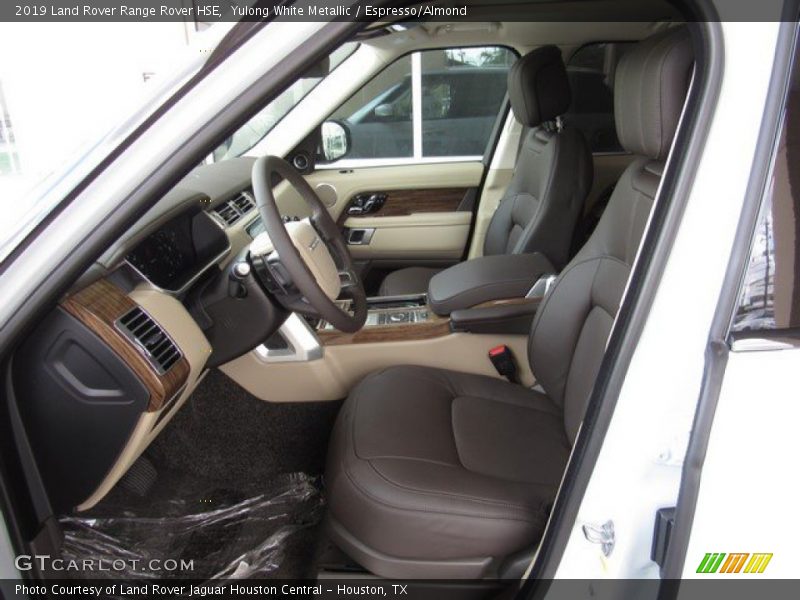 Yulong White Metallic / Espresso/Almond 2019 Land Rover Range Rover HSE
