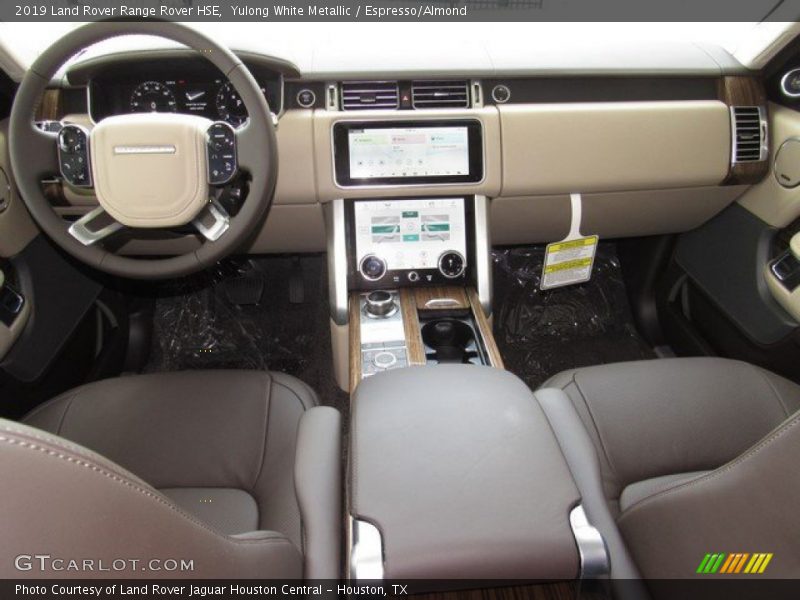Yulong White Metallic / Espresso/Almond 2019 Land Rover Range Rover HSE