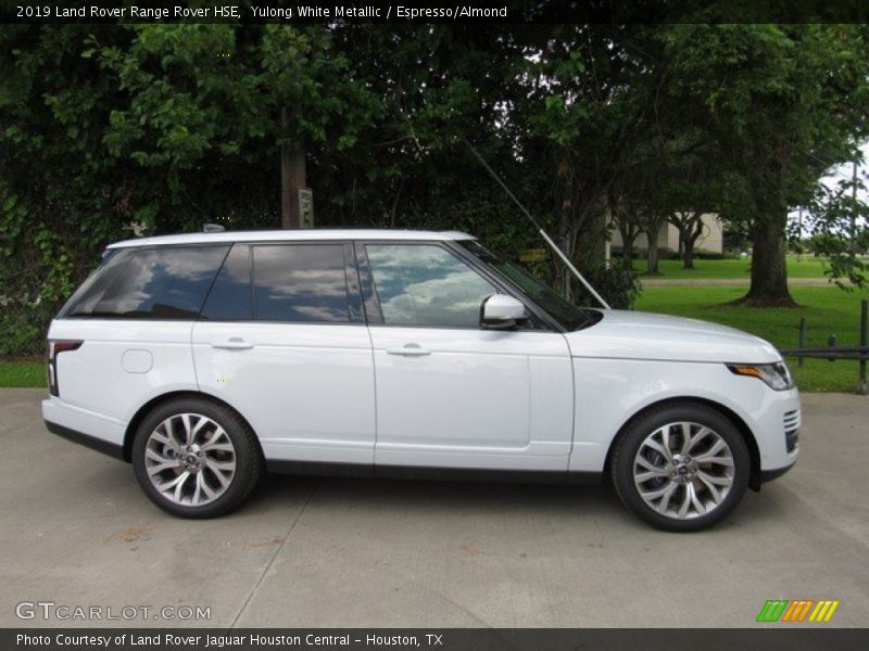 Yulong White Metallic / Espresso/Almond 2019 Land Rover Range Rover HSE