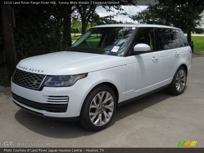 Yulong White Metallic / Espresso/Almond 2019 Land Rover Range Rover HSE