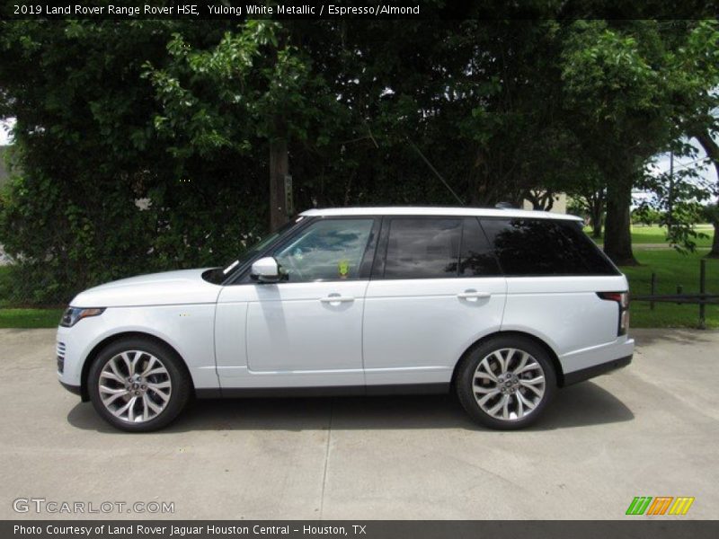 Yulong White Metallic / Espresso/Almond 2019 Land Rover Range Rover HSE