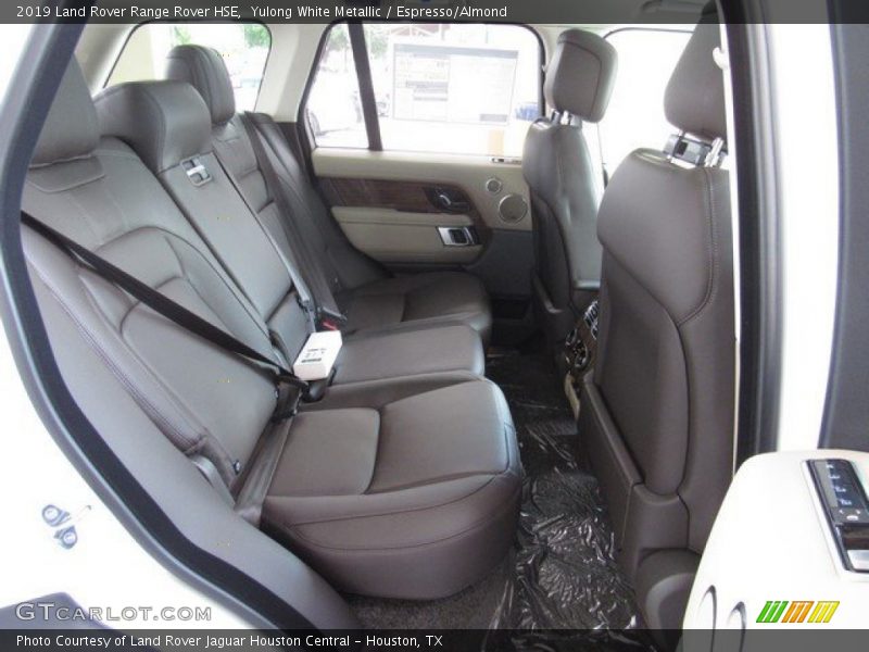 Yulong White Metallic / Espresso/Almond 2019 Land Rover Range Rover HSE