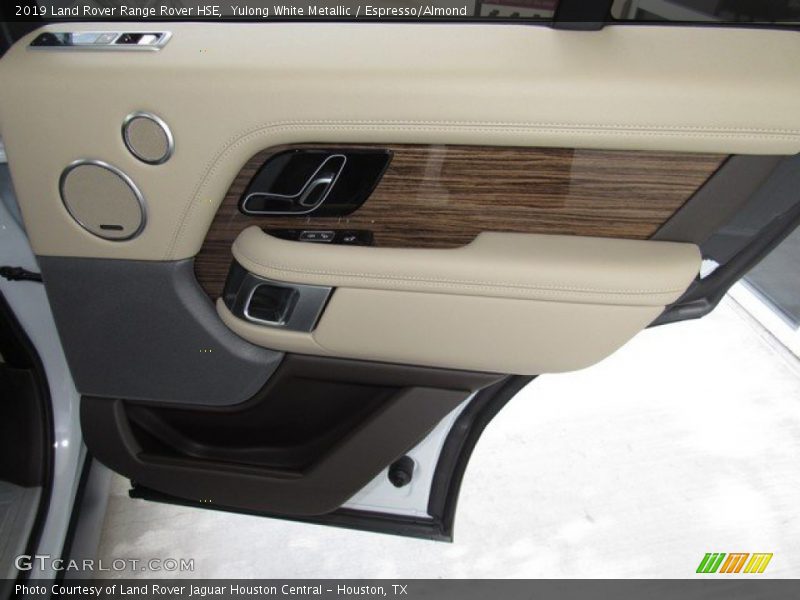 Yulong White Metallic / Espresso/Almond 2019 Land Rover Range Rover HSE
