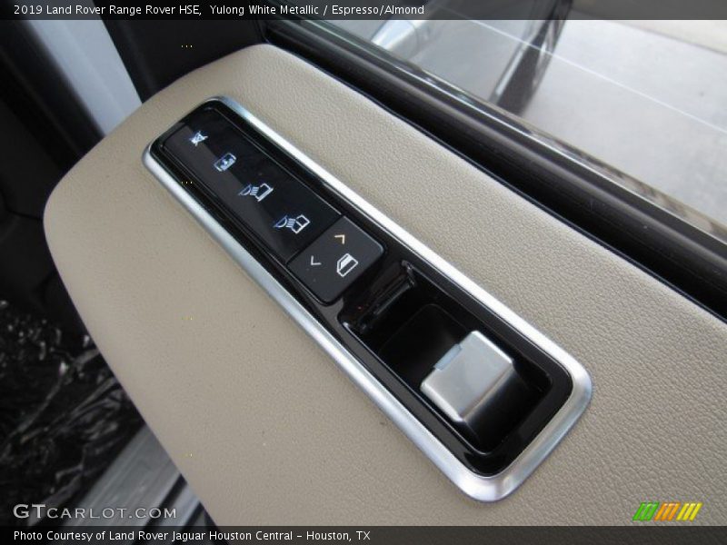 Yulong White Metallic / Espresso/Almond 2019 Land Rover Range Rover HSE