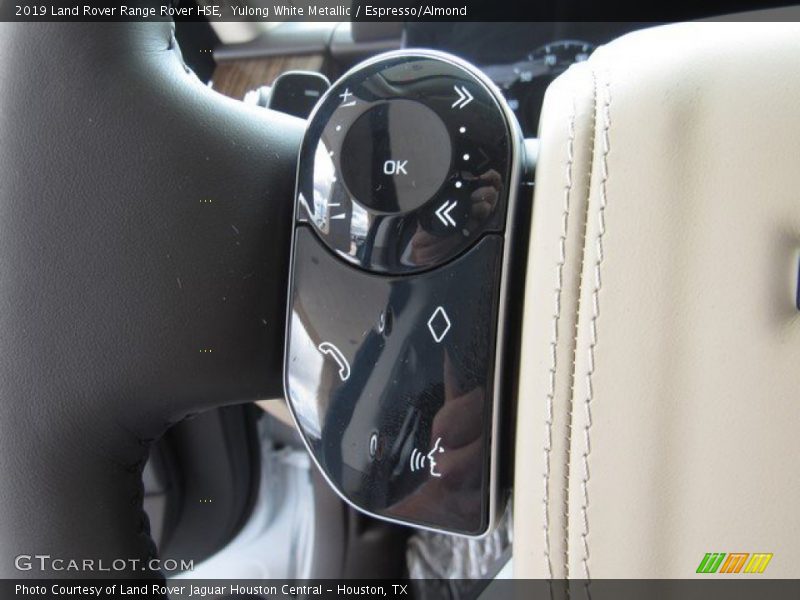 Yulong White Metallic / Espresso/Almond 2019 Land Rover Range Rover HSE