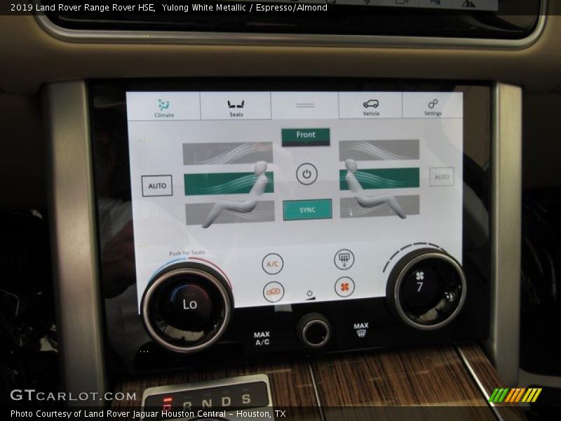 Yulong White Metallic / Espresso/Almond 2019 Land Rover Range Rover HSE