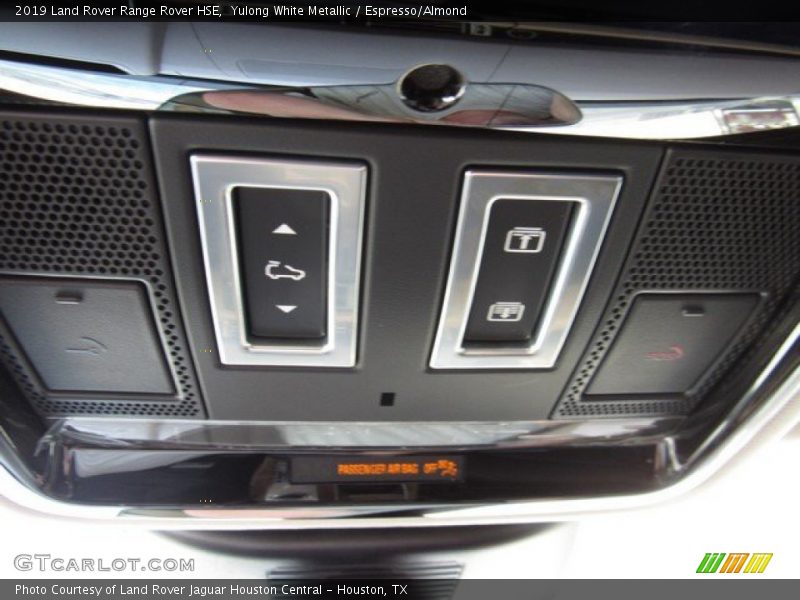 Yulong White Metallic / Espresso/Almond 2019 Land Rover Range Rover HSE