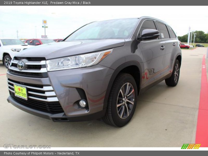 Predawn Gray Mica / Black 2019 Toyota Highlander XLE