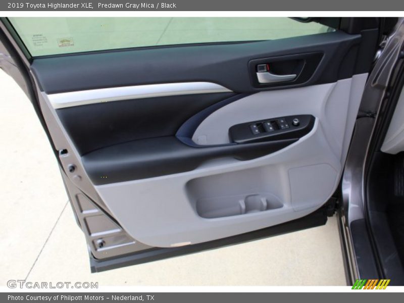 Predawn Gray Mica / Black 2019 Toyota Highlander XLE