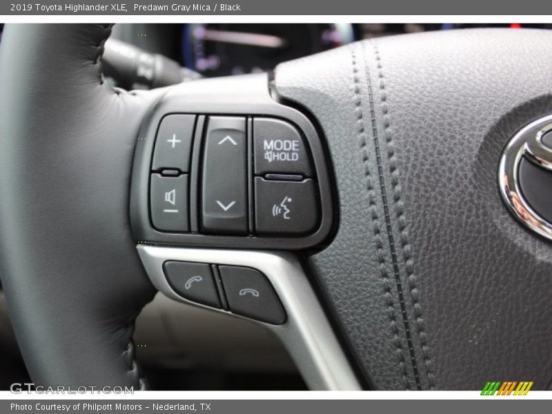 Predawn Gray Mica / Black 2019 Toyota Highlander XLE
