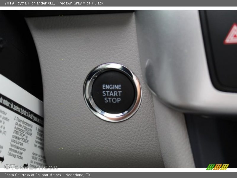 Predawn Gray Mica / Black 2019 Toyota Highlander XLE
