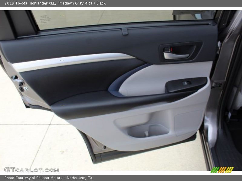 Predawn Gray Mica / Black 2019 Toyota Highlander XLE