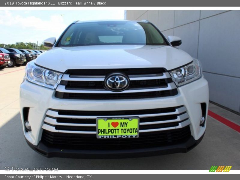 Blizzard Pearl White / Black 2019 Toyota Highlander XLE