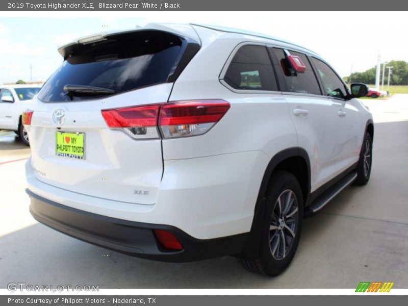 Blizzard Pearl White / Black 2019 Toyota Highlander XLE