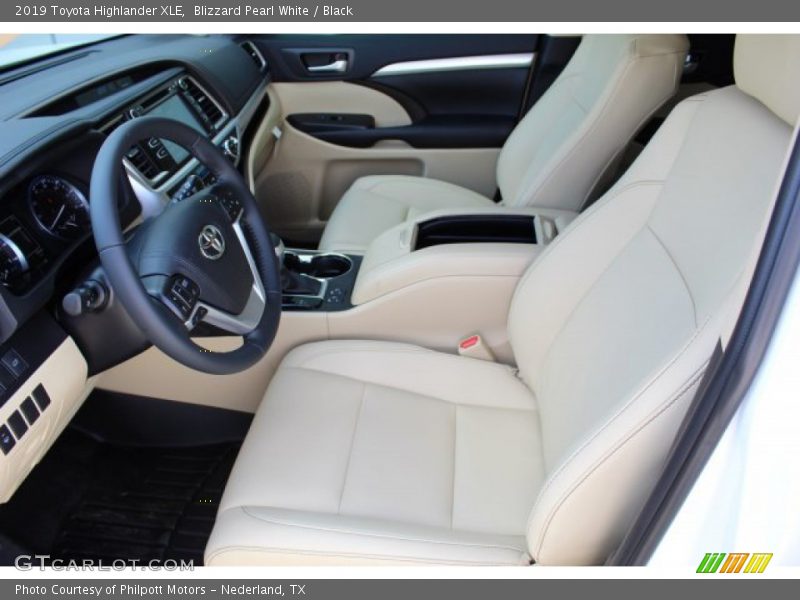 Blizzard Pearl White / Black 2019 Toyota Highlander XLE