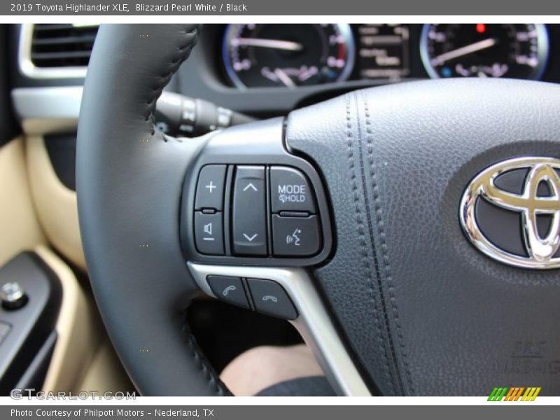 Blizzard Pearl White / Black 2019 Toyota Highlander XLE